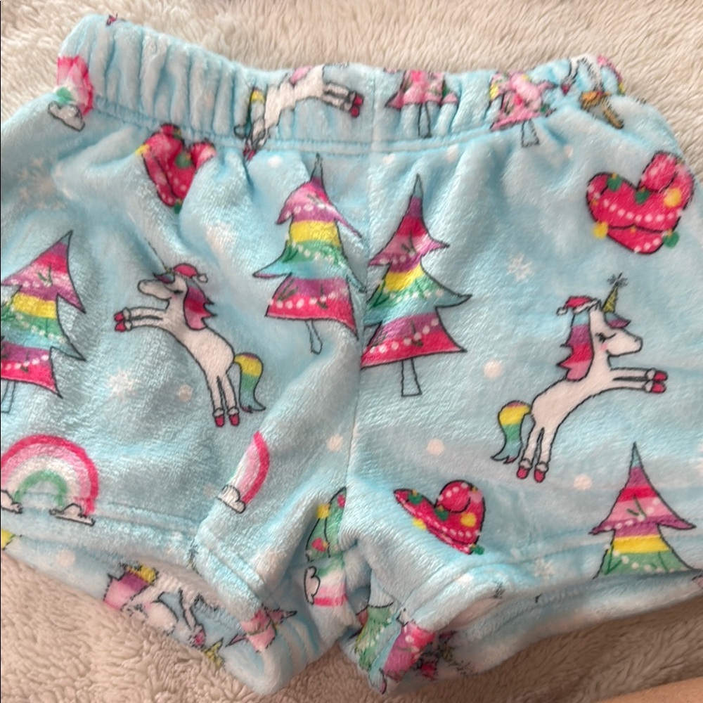 Scream girls size 6Unicorn and Rainbow Fleece Shorts